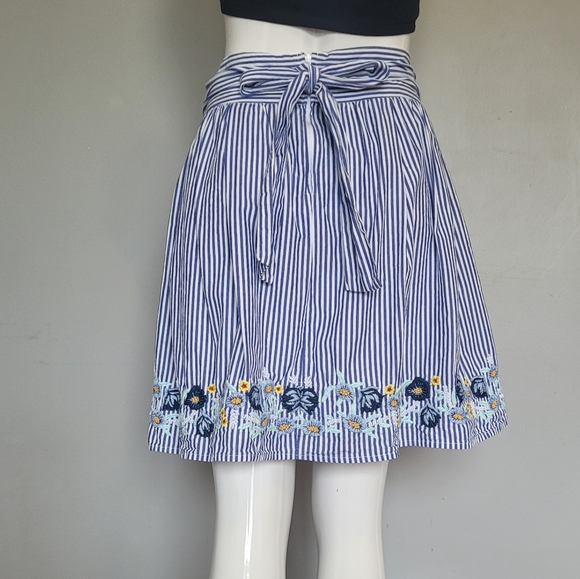 Naf Naf Embroidered and Beaded Mini Skirt, VGUC, Size 2 - Picture 3 of 10